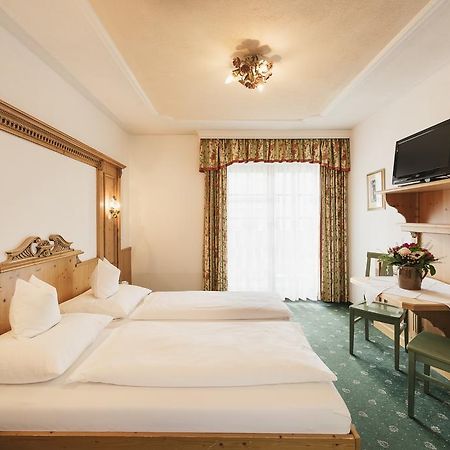 Hotel Hoferwirt Нойштіфт-ім-Штубайталь Екстер'єр фото