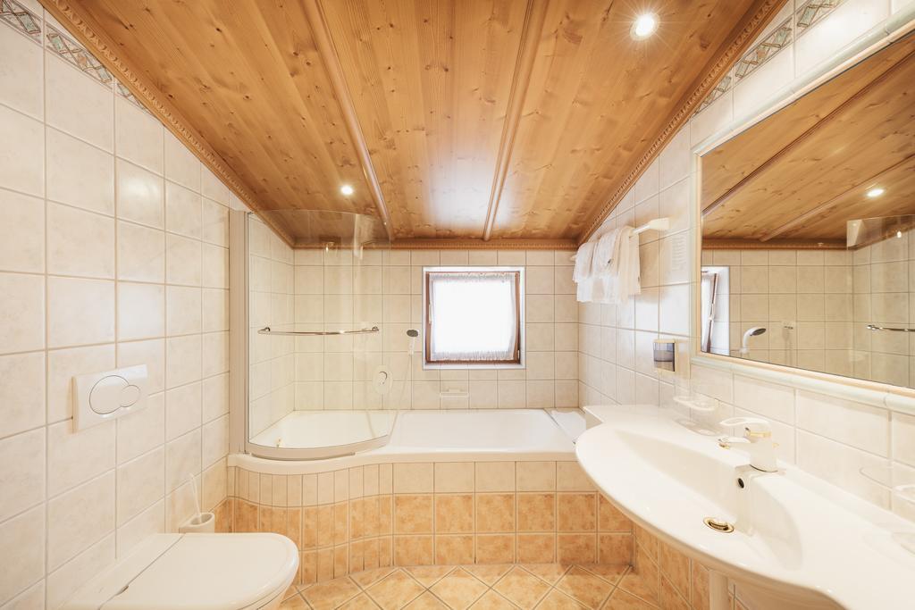 Hotel Hoferwirt Нойштіфт-ім-Штубайталь Екстер'єр фото