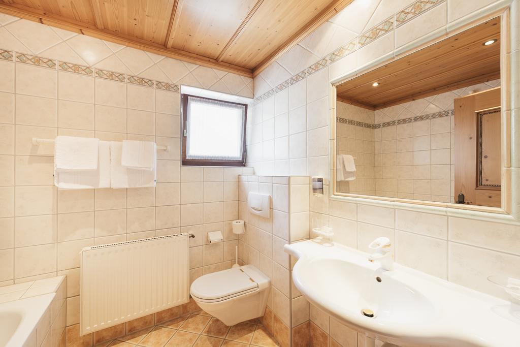 Hotel Hoferwirt Нойштіфт-ім-Штубайталь Екстер'єр фото