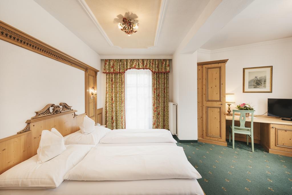 Hotel Hoferwirt Нойштіфт-ім-Штубайталь Екстер'єр фото