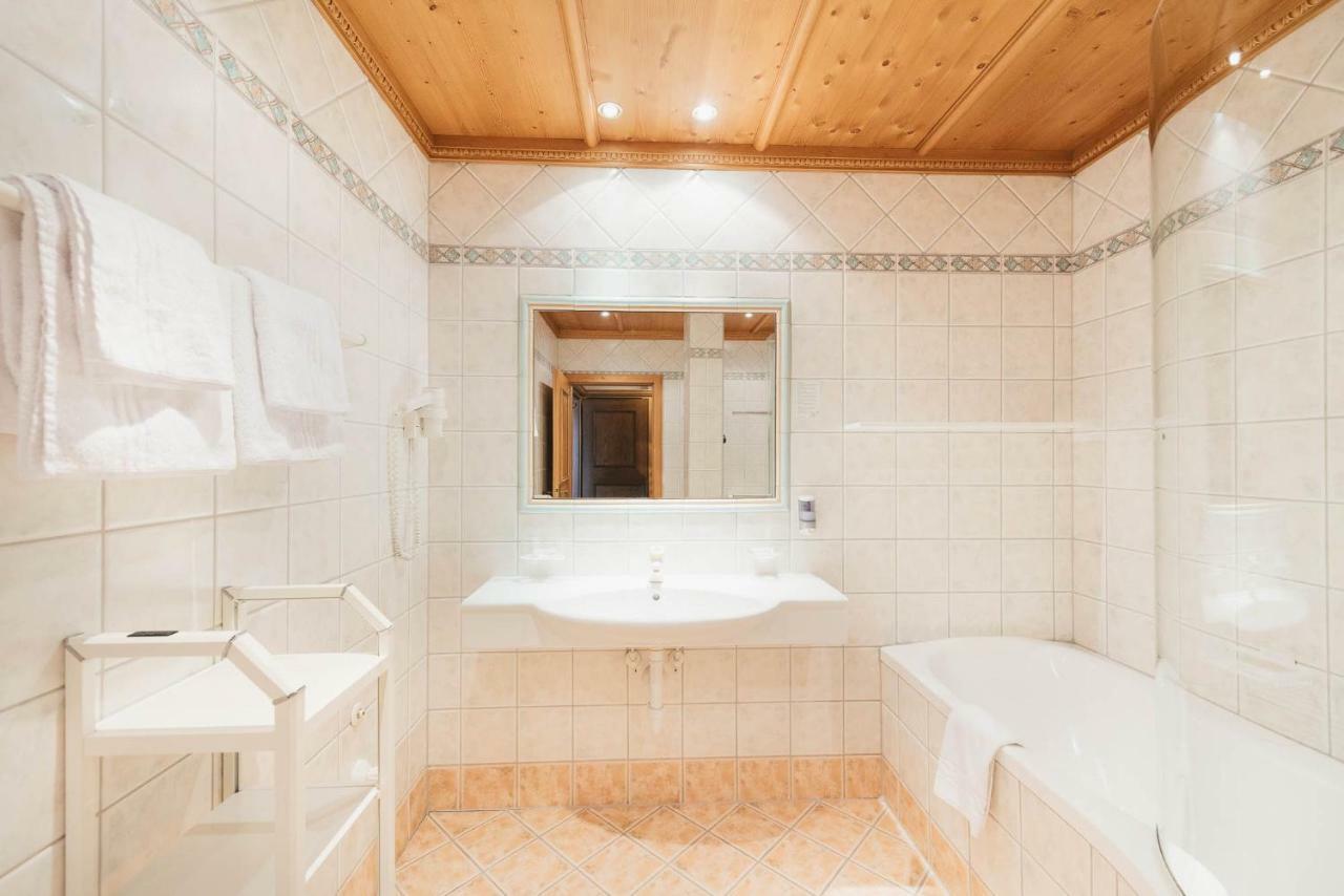 Hotel Hoferwirt Нойштіфт-ім-Штубайталь Екстер'єр фото